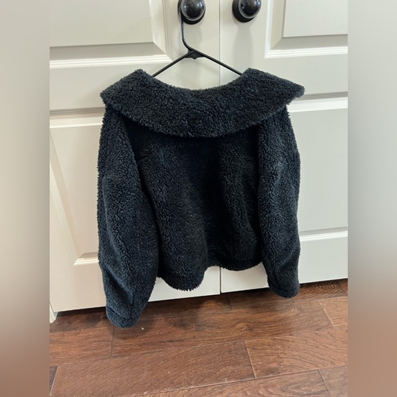 Lululemon Fuzzy Bomber Jacket - Size 12 - Picture 4 of 5